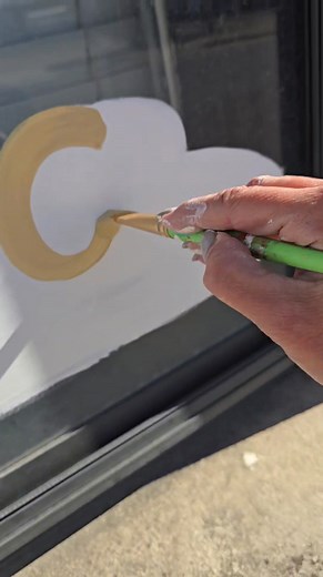 Spent almost 7 hours in West Liberty today at Arty's Sunny Side Cafe getting their windows all ready for Christmas!! | The Southern Pearl