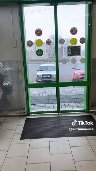 Analyzing Text Messages in Russian Conversations