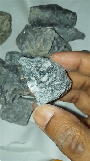 A RARE MINERAL, PINOLITE🤗👑,❤️FROM AUSTRIA:ROOT, CROWN 👑❤️ HEART CHAKRAS. MAGNESITE,DOLOMITE#pinolite