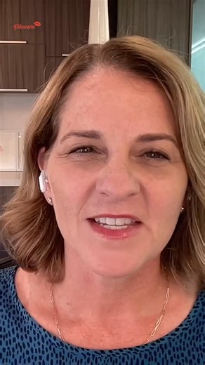 What causes desire? Spoiler: it’s not just hormones or “being in the mood.” 😉 In this week’s episode, Myth of Spontaneous Desire, I dive into how women’s desire often looks—and feels—different. 💋 While many men experience spontaneous desire (wanting leads to arousal), most women experience responsive desire—where arousal comes first, and desire follows. That means nothing’s “wrong” with you if you don’t just feel it out of nowhere. Desire grows from connection, emotional safety, and being tune