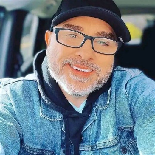 It's Sunday night here baby 🩵 (How do you like to spend your Sunday nights!) Let me know in the comments #sundayvibes #vibes #youcantstopme #fyp #viral #trending #foryou #iloveyou #everyday #love #allalone #loveyouthewayido #ForeverInMyHeart #imissyou #forever #youaremine #everyday #mybaby #Love #fyp #iloveyou | JohnnyBlue711 Private Space