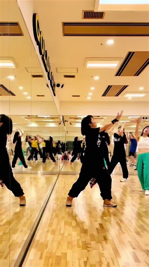 2024.11.16（土）20:00〜 ZUMBA＋ relaxing strech🫧 #zumba #ズンバ #ダンス #フィットネス #zumbaサークル #町田 #神奈川#東京 @Zumba Fitness @ZUMBA JAPAN 公式