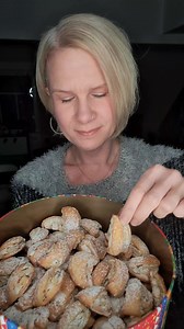 140K views · 3.3K reactions | Burgenländer Kipferl Für den Teig: 400g...