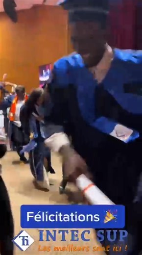 🎓 GRADUATION INTEC SUP – 31 JANVIER 🎓 *Thème : Diplômés donc responsables*. À Intec Sup, être diplômé ne signifie pas seulement réussir ses études. C’est assumer une responsabilité, porter des valeurs et contribuer activement au développement de la société. *Le 31 janvier*, nos étudiants franchiront une étape décisive : celle du savoir transformé en engagement, du rêve devenu mission, du diplôme synonyme de responsabilité. 📣 Communauté intecoise, préparons-nous à célébrer une génération consc