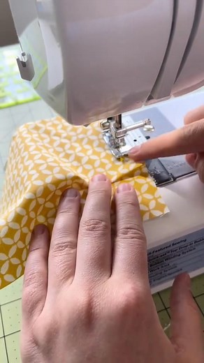 1.2K views | Follow for more殺 #DIY #DoItYourself #Handmade #Tutorial #HowTo #Sewing #Quilting #Quilt #Fabric #SewingTips #SewingTutoria #QuiltingTutorial #SewingProject #Quilter #sewing #beginnersewing #sewingtutorial #handmade #puff | Olivia | Facebook