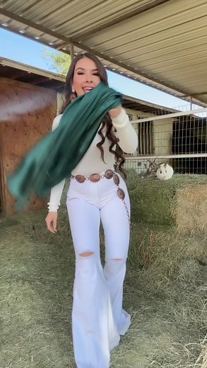 Multiple ways to tie wild rags 🙌 this is a simple one we do 🥰 available at www.valerias-boutique.com ✨ #ValeriaSBoutique #wildrags #wildragknot #westernfashion