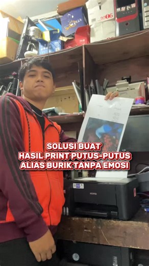 Kapah Joemah on Instagram: "Mudah dan menyenangkan bukan?😉👊🏼 Anyway, langkah-langkah diatas hanya berlaku untuk printer Epson, kalo dari brand lain gak bisa karena beda struktur komponen. Peace yow✌🏿🕊️ ‼️ Service murah, berkualitas dan bergaransi hanya di @ganesha_computer_jimbaran 📍https://maps.app.goo.gl/TG9FqX6uj5vC6B2U6?g_st=ic #itkonsultan #printer #printerepson #teknisiindonesia #professional"