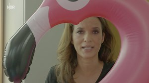 NDR Hamburg-Moderatorin Julia-Niharika Sen empfiehlt gleich zwei Bücher für den perfekten Lesesommer! | NDR.de