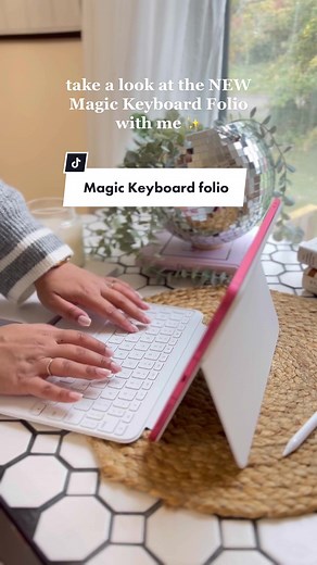 Enhancing iPad Workflow with Magic Keyboard Folio