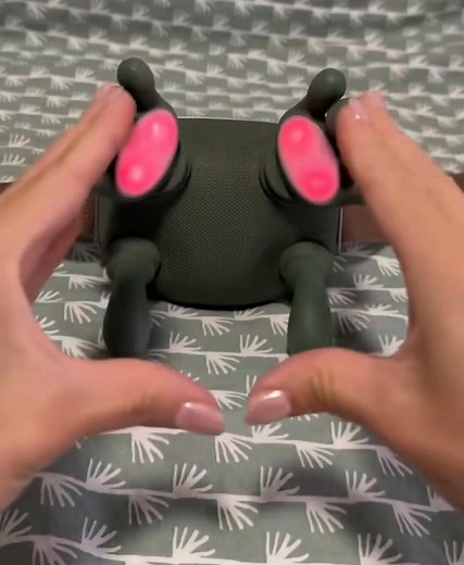 LOL!!!! Behold the newest marvel of Earthly torture—er, relaxation—the Quadra-Palm Neck Noodle Kneader!” This bizarre green contraption looks like a mutant baby squid that skinned a volleyball, strapped itself to your shoulder, and decided your spine is its new playground. Its silicone tentacles wiggle around your vertebrae like excited salamanders, delivering a massage that whispers in your ear, “You think you’ve felt tension? Oh, I’ll show you tension!” Comfort or alien abduction? You decide. 