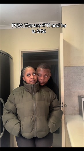 4'11 vs 6'6 Relationship POV: Height Difference Humor and Tips