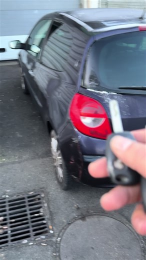 Double de clé Clio 3 et serrure de coffre changer client satisfait.#Renault#clio3 #doubledecle#nantes