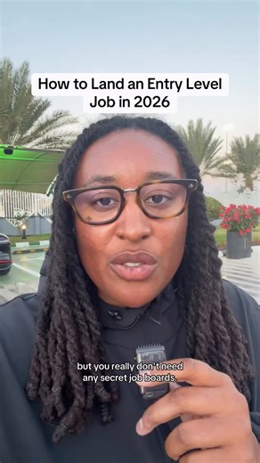 Symoné Berry on Instagram: "You're not applying enough, your resume probably needs work as well. The number one thing that I see cause people to not land a tech job is low number of job applications. 10 applications every single day until you land a job. You also have to make sure your resume is good as well. The resumes I make for myself and my clients get results that typically get us job offers in 2-3 weeks of applying. If you want to learn step by step how to land your first tech contractor 