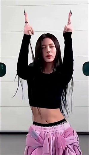 Anna MEOVV Stuns with ‘Body’ Dance Practice 🔥#AnnaMEOVV #BodyDance #DancePractice #Viral #Shorts