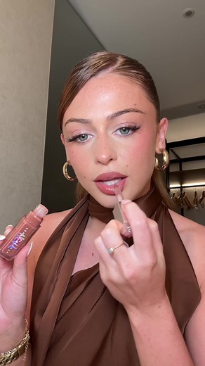 Lip combo of the night 🥥🫶🏻 @Doll Beauty you go girl lipliner @Fenty Beauty fenty glow heat gloss bomb ✨ #lipcombo #makeup #beauty #fenty #makeupinspo