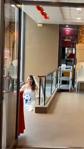 Parang kasal kasalan lang 😂 #WeddingSong #daveylangit #bride #brideentrance #jollibee #jollibeeph #eventsph | Miranda Moments