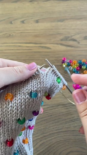 Pearls 💖 #knittingtutorial #knittok #knittingaddict #howtoknit #knittersoftiktok #knitting #strikkedilla #pearls