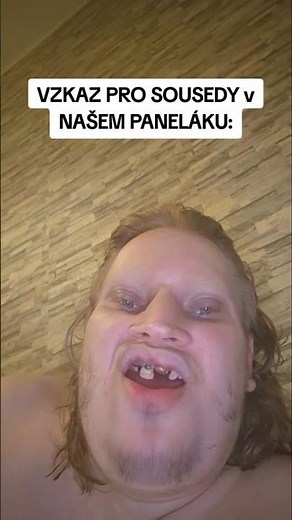 VZKAZ od KAMARÁDA pro jeho SOUSEDY v PANELÁKU: #Shorts #vtip