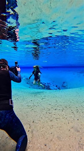 Behind the scenes underwater photoshoot with @williamdrumm @allureaqua #underwaterphotography #underwater #freediver #freediving #springs | Coralia Dives