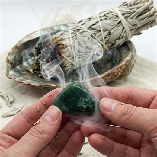 神禦煞光｜綠光寶石 Bloodstone 血石 稀有難得・避邪守護・勇氣之石 - 光之薩滿