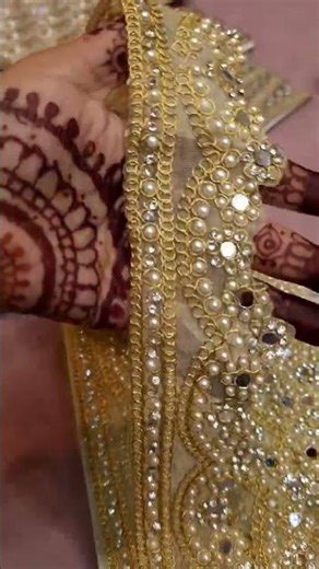 These borders are used on sarees, salwar suits, and dupattas.