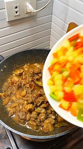 Basta kulay brown ang kulay ng menudo masarap yan | John Carlo Aquino
