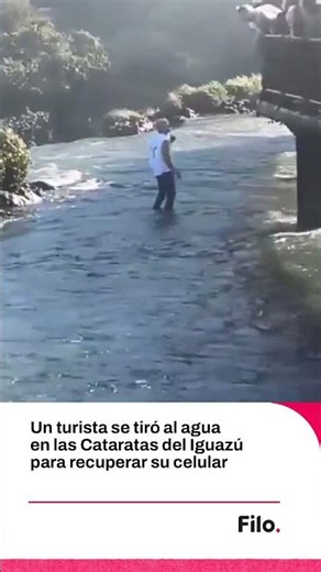 Un turista se tiró al agua en las Cataratas del Iguazú para recuperar su celular