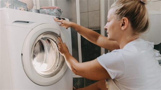 I’m a plumber - here’s why your washing machine smells and how to fix it for 59p