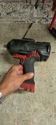 Milwaukee Nut gun getting a quick service and regressed. #milwaukee #tools #repairs #impactwrench #wrench #impact #nutrunner #m18 #milwaukeeservice | Deandohertygreaser