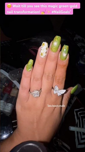 “Elegant Green Gold Nail Art 🌿✨ | Easy Floral Nail Design Tutorial #Shorts#shortsforgoals