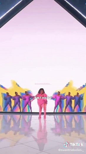 Lizzo - About damn time / 2 be loved (VMAs 2022) | MTV #lizzo #aboutdamntime #2beloved #vmas #mtv #live #performance