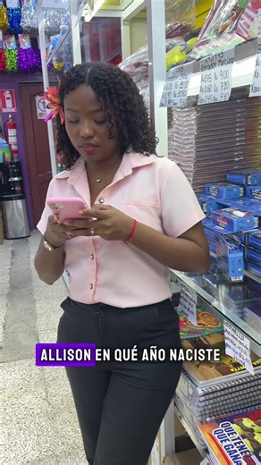 Hicimos el trend de edad en Importadora Monis🤭👀 #edad #compañerosdetrabajo #humor #importadoramonis #viralvideos