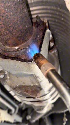 125K views · 1.6K reactions | The STRIPPED Bolt Fix You’ll Wish You Knew Sooner! #rustbeltmechanic #mechanichacks #mechanics #Mechanic #toolsofthetrade #automotive #mechaniclife #AutoRepair #diy #rustybolt #rusted | GearheadBryan’s Auto Hub | Facebook
