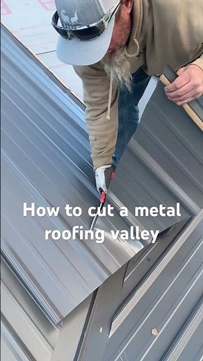 How to cut a metal roofing valley #metal #roofing