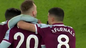 An important win to send us fourth in the Premier League 💪 The highlights from West Ham United 2-0 Norwich City ⬇️ | West Ham United