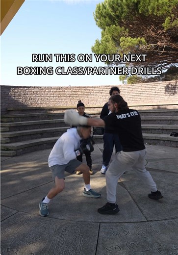 COACHES/TRAINERS here is a class for yall to run on your next boxing class or you can use this as a partner drill!!! Format: 1 hour long 10 minutes jump rope 10 rounds of drills. 3 min rounds, 1 min break Last 10 minutes your option. Live drills or conditioning Hope yall enjoy and GOD BLESS #boxeo #boxing #mittwork #fighter #escobarboxing