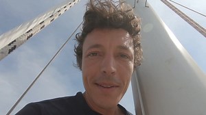 [Nomade des mers: la low-tech de l'année 2019! ⛵️🛠🙌] Il y a 1 an, Corentin et Guénolé reprenaient la mer à la recherche des meilleures low-tech de la planète 🌎 1an, 10 escales, 10 low-tech documentées, 10 rencontres avec des inventeurs, des entrepreneurs, des citoyens engagés pour un avenir plus souhaitable ✊ Aujourd'hui on vous dévoile notre plus belle déouverte de l'année ! 🙌 Un GRAND MERCI à toutes les personnes rencontrées, aux bénévoles, à tous nos partenaires et à vous, les contributeu