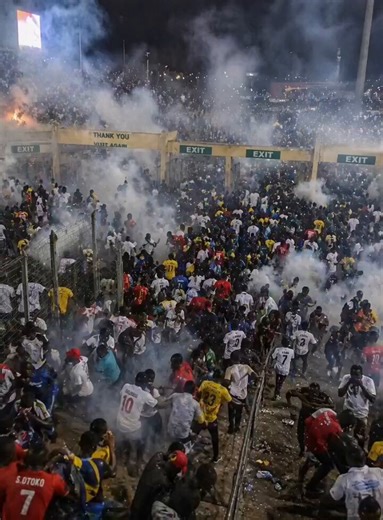 I WITNESSED THAT INCIDENT LIKE A MOVIE… May 9th 2001, It was Wednesday, I was one of the Boys that sell “Pure Water” Outside the Accra Sports Stadium,Every Match, After selling, We beg those in Queue to Take us into the stadium,So a stranger would hold your Hand and take you along as his/her Child, Because as street kid we couldn’t Afford the Gate fee for Stadium Matches, so that was the Tactics Every Osu Street Kid was using to sneak into the stadium for Matches back then, But On that Faithful 