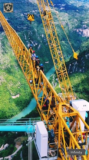 How Tower Cranes Are Taken Down on the World’s Tallest Bridge