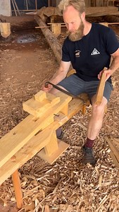 Ancient carpenters vice, operated with your feet to leave your hands free to work. It is of course, a shavehorse, and is commonly paired with a drawknife. I made this one a few years ago for the reproduction of the Viking style William the Conquerors ship (the project unfortunately failed- not my fault 😂). I’ve made plans available for people who’d like to support my channel. patreon.com/mikedenniscraft There you’ll find other plans as well as other fun stuff. I’m also going to make you one of