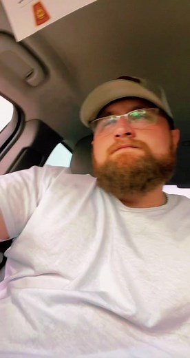 I know I’m no @lukecombs but..how does it sound? Let me know in the comments. #KAYKissCountdown #carpoolkaraoke #coversong #fyp #duetthis #singing