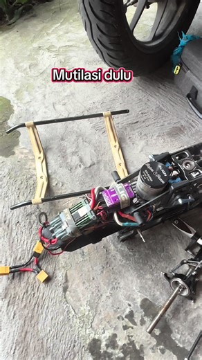 Siap di terbangkan … agenda hari ini gas lagi rc helicopter big size … #electric#servo#brushlessmotor#gyro#hobby