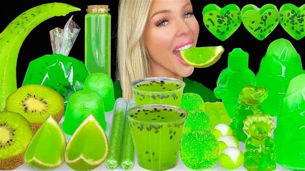 ASMR Green Kiwi Dessert Mukbang, Frozen Grapes Candy, Strawberry Kiwi Drink, Apple Jelly Popsicle 먹방 YouTube channel: https://www.youtube.com/watch?v=K_Q5-UocHdE Instagram: @nay_macraycray https://www.instagram.com/nay_macraycray What is ASMR and why am I whispering? ASMR (autonomous sensory meridian response) is a relaxing, often sedative sensation that begins on the scalp and moves down the body. Also known as "brain tingles," or "brain massage" and is triggered by placid sights and sounds suc