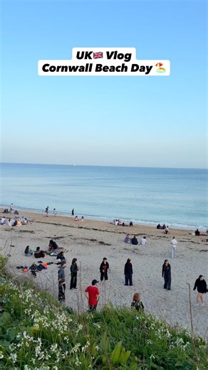 Falmouth ke paas ye Beach itna sundar hai? 😍 #CornwallBeach #UKTravel