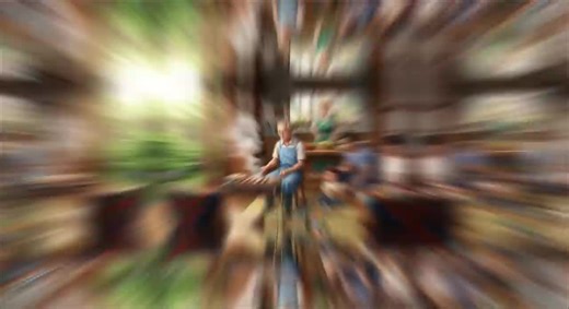 夫が日本人だといじめられたロシア人女性、日本の男性が会社に来ていきなり服を脱がせた途端、号泣した理由 - 1of4