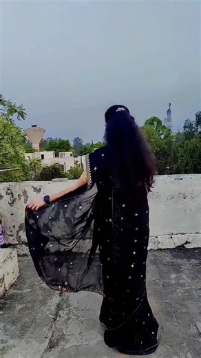 siree on Instagram: "Black lover 🖤🖤🖤 #reels #viral #instagram #like #dance #sareelook😍 #saree lover #trending #love #share #comment"