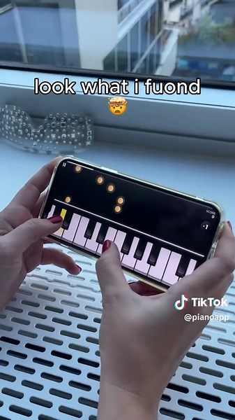 Play Piano Anytime with Our Virtual Keyboard