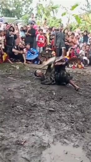 barongan hitam salto bikin heboh penonton turonggo mulyo 2026