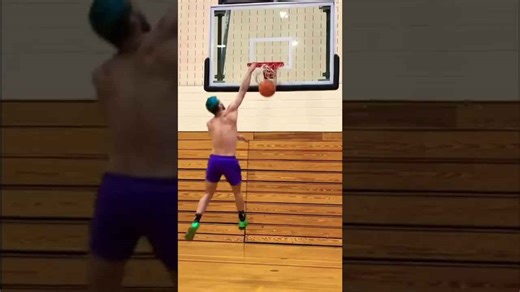 360 degree spinning dunk