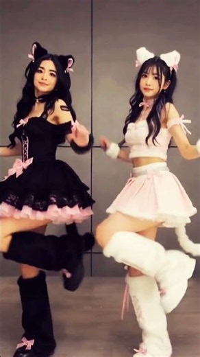 We actually did the cat girl dance perfectly... 🐾👯‍♀️